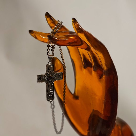 Garnet & Silver Cross - Picture 2 of 8